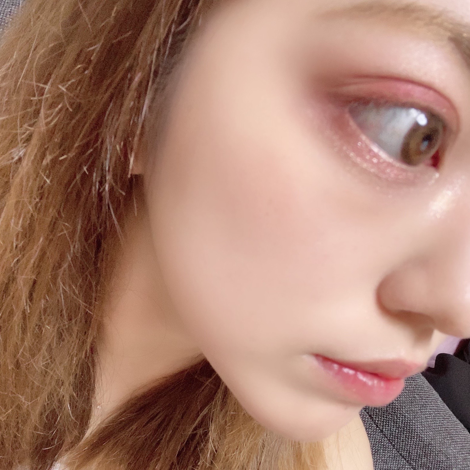 ラメ入りアイシャドウ メイク