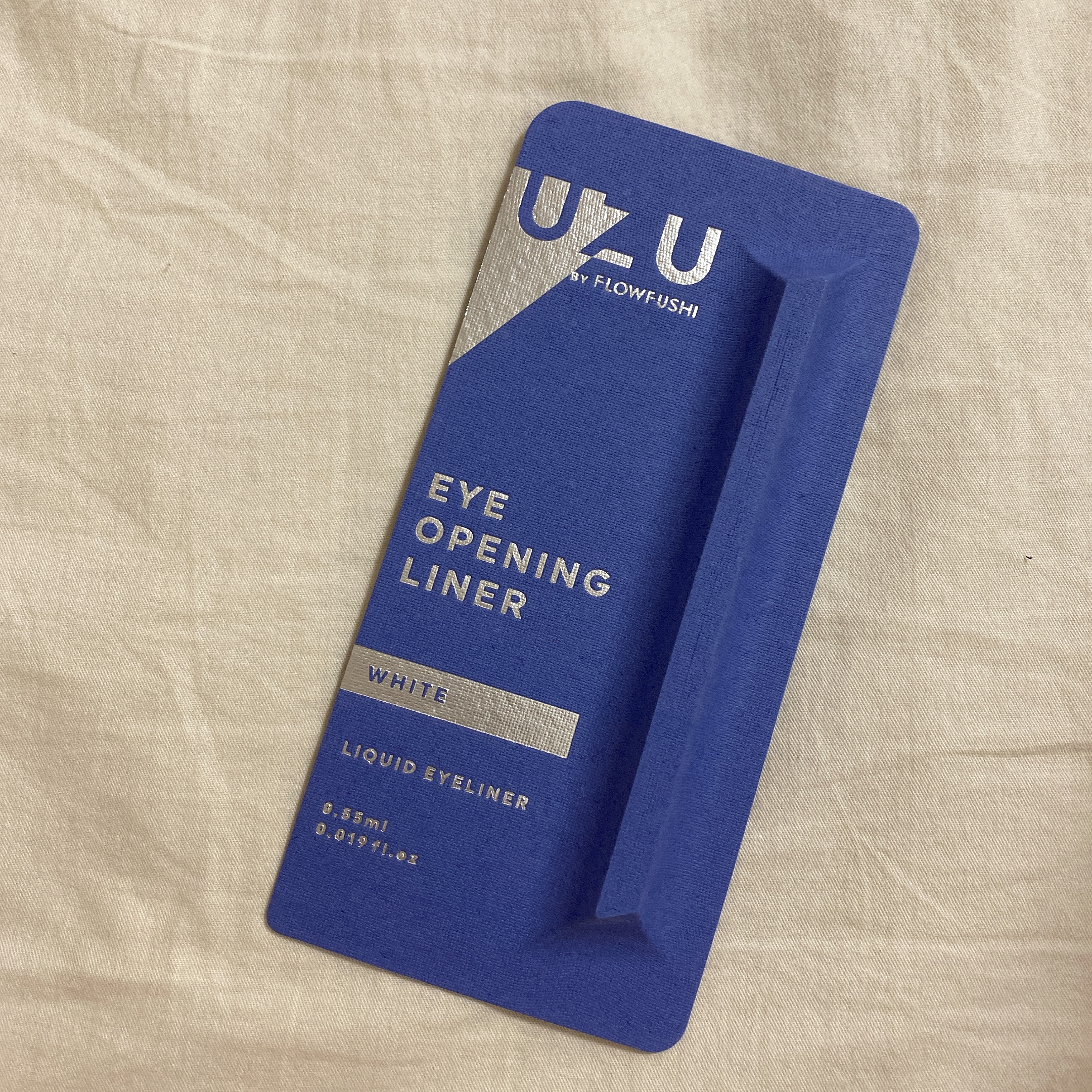 ホワイトアイライナー