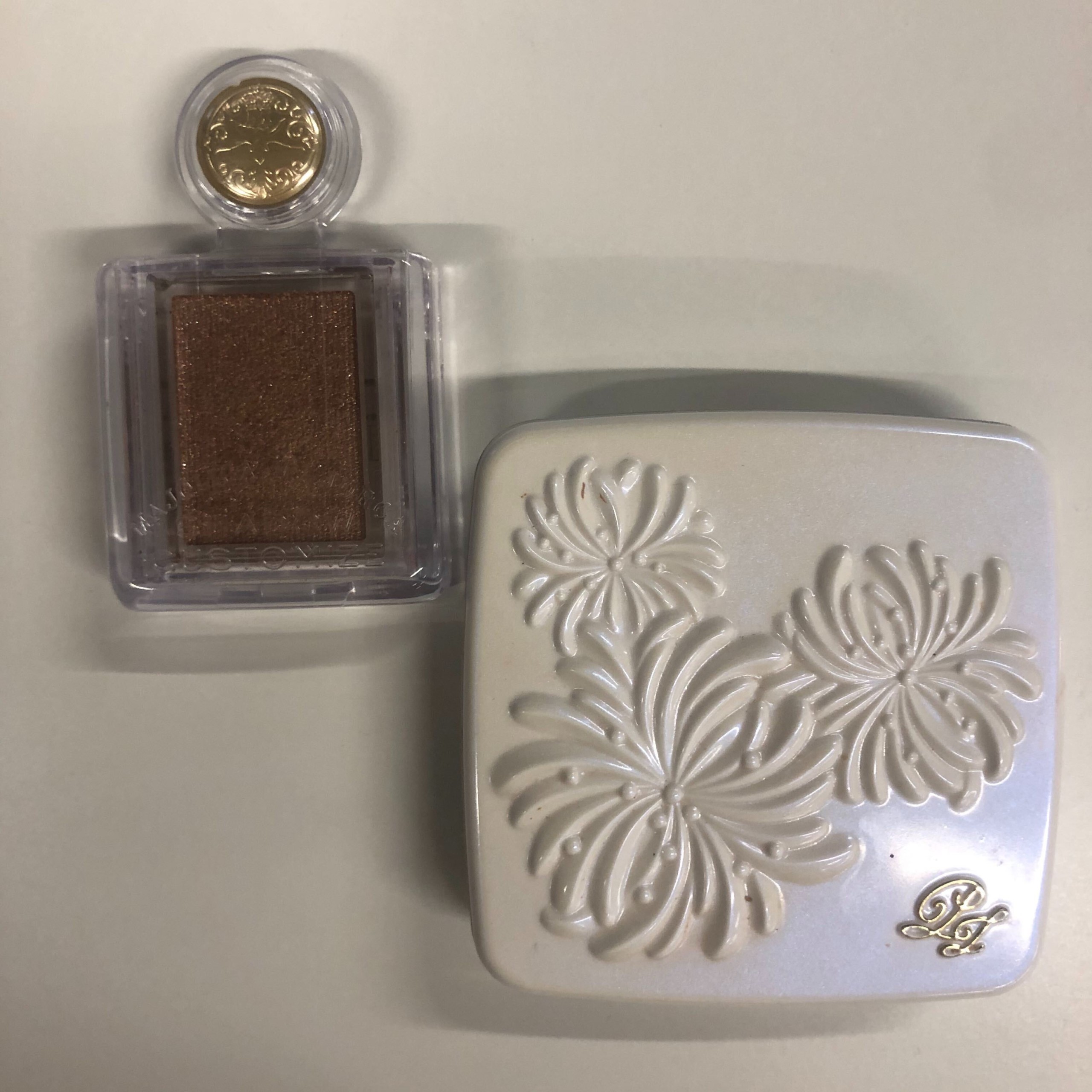 定番ブラウンアイシャドウ