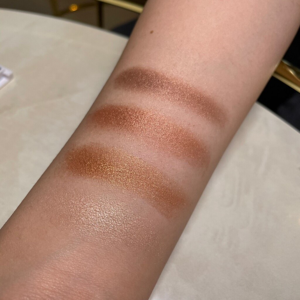 シルキースフレアイズ